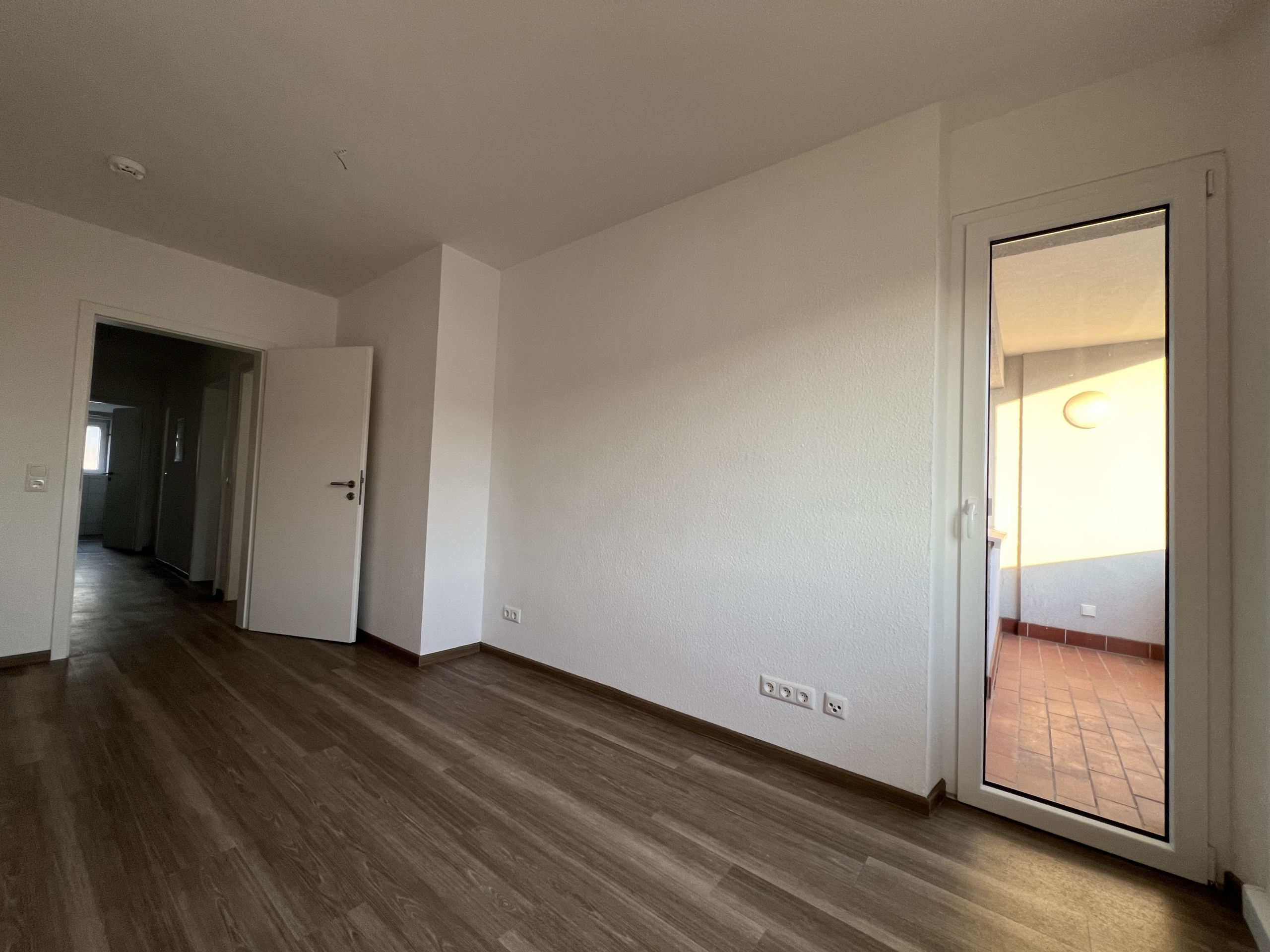 BLT 44 III.G links Kinderzimmer 2 mit Balkontür